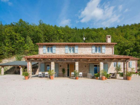 Chic Villa in Acqualagna with bubble bath in the pool and Private Garden